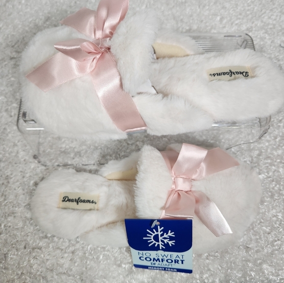 New Dearfoam Pink and White Fluffy Slippers with Satin Bows Womens Size 7 To 8 - Picture 3 of 4